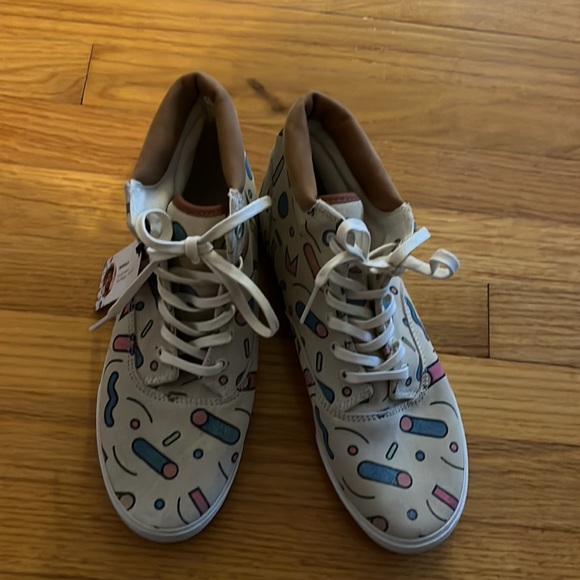 Bucket feet new with tag size 9 designed by Penfold - Picture 2 of 8